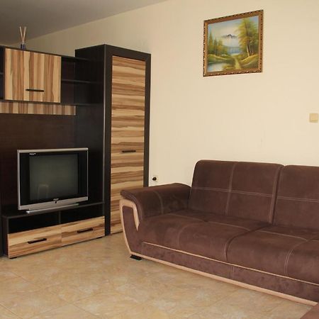Ivtour Apartments In Yalta Complex โกลเดน แซนส์ ภายนอก รูปภาพ