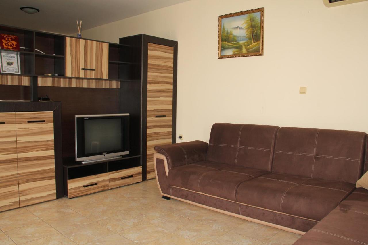 Ivtour Apartments In Yalta Complex โกลเดน แซนส์ ภายนอก รูปภาพ