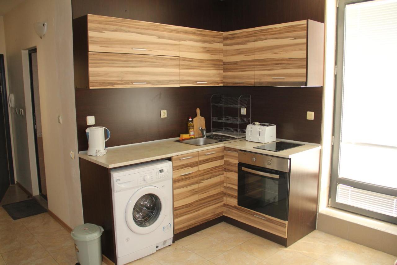 Ivtour Apartments In Yalta Complex โกลเดน แซนส์ ภายนอก รูปภาพ