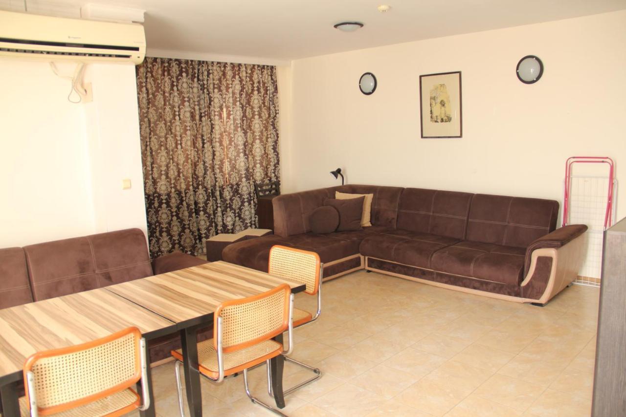 Ivtour Apartments In Yalta Complex โกลเดน แซนส์ ภายนอก รูปภาพ