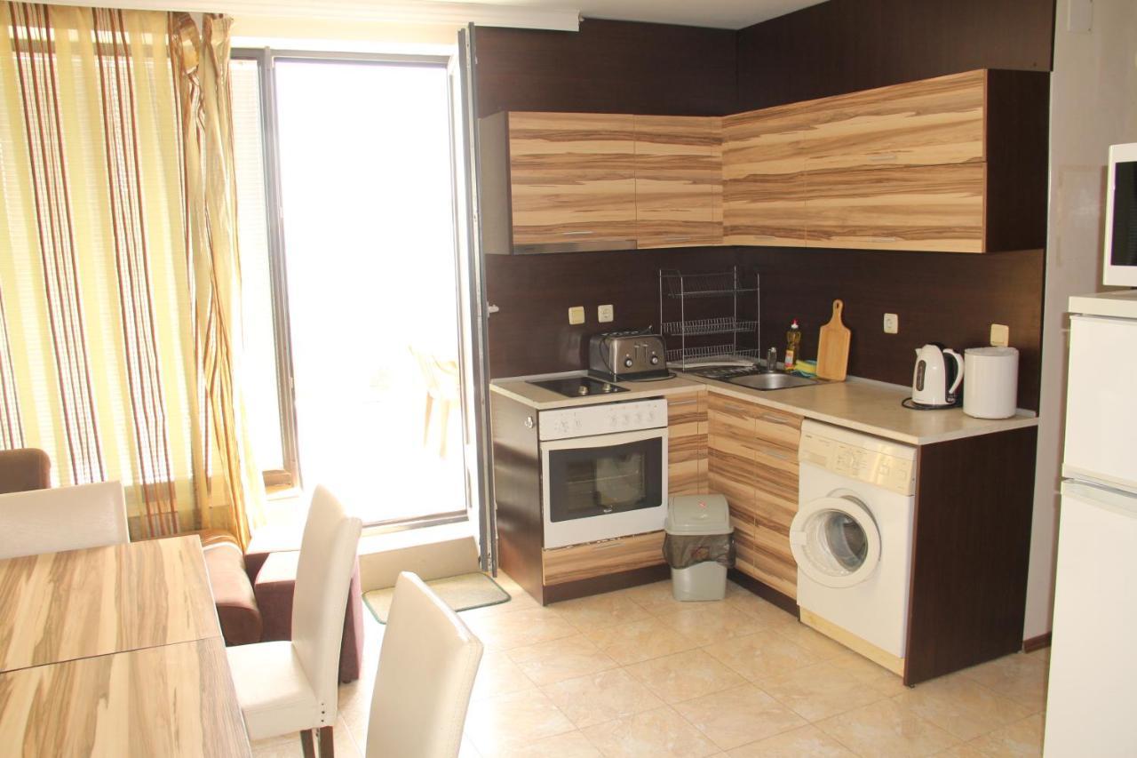 Ivtour Apartments In Yalta Complex โกลเดน แซนส์ ภายนอก รูปภาพ