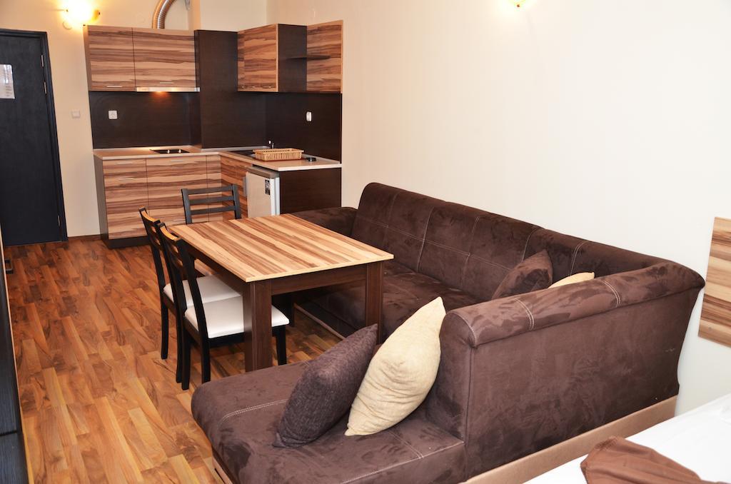 Ivtour Apartments In Yalta Complex โกลเดน แซนส์ ห้อง รูปภาพ