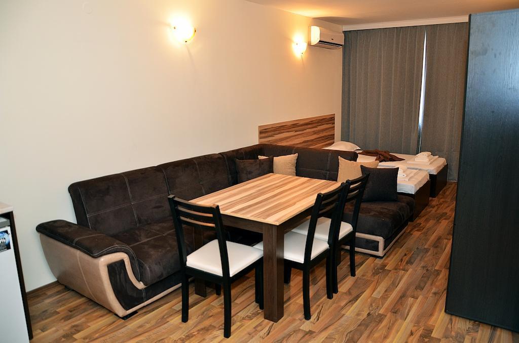 Ivtour Apartments In Yalta Complex โกลเดน แซนส์ ห้อง รูปภาพ